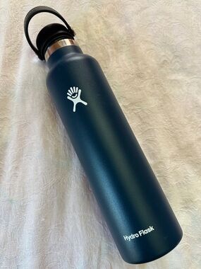 Hydro Flask 24 Oz. Blue Insulated Stainless Steel Nonspill Leakproof